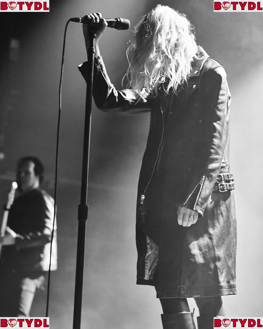 Taylor Momsen Onlyfans Photo Gallery 