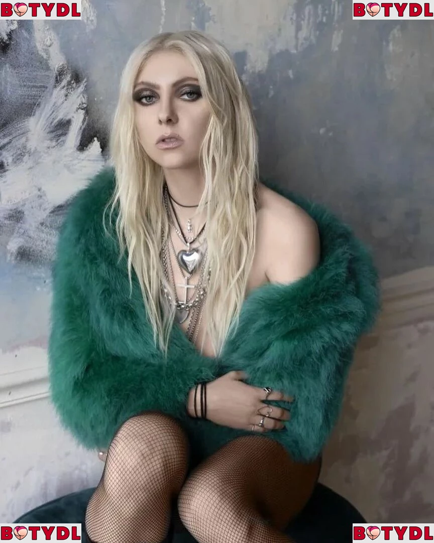 Taylor Momsen Onlyfans Photo Gallery 