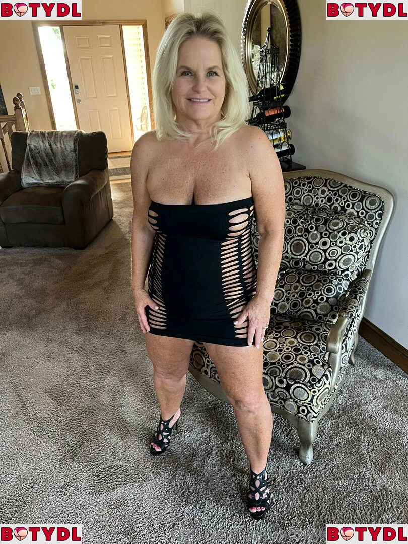 hotwifecandyfree Onlyfans Photo Gallery 