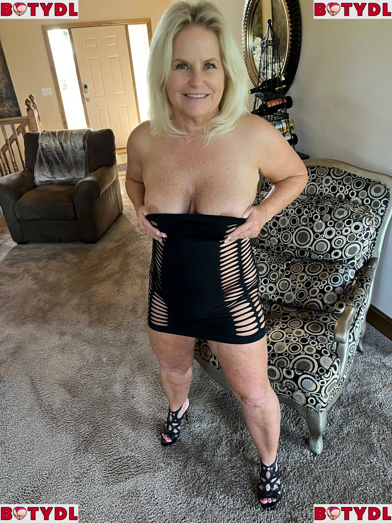 hotwifecandyfree Onlyfans Photo Gallery 