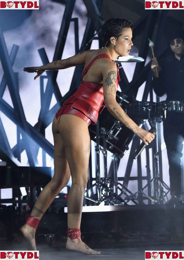 Halsey Onlyfans Photo Gallery 