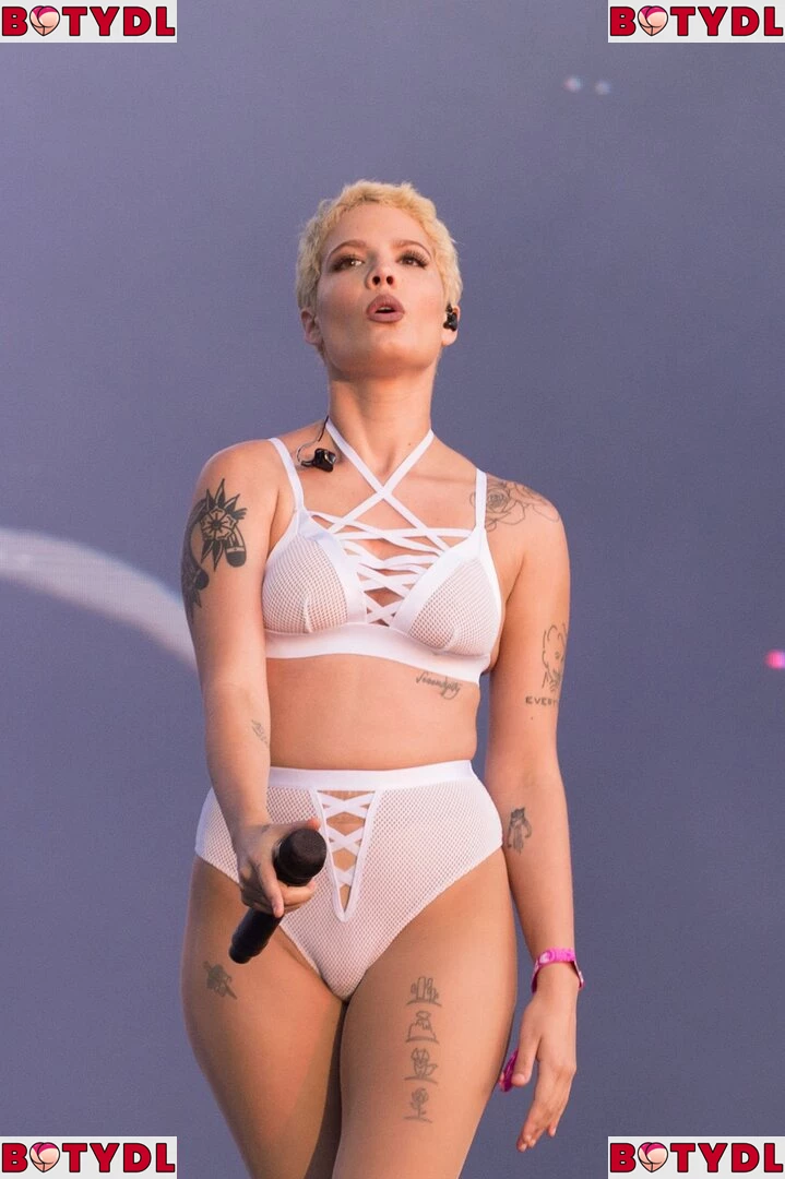 Halsey Onlyfans Photo Gallery 