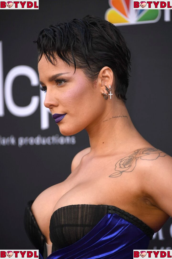 Halsey Onlyfans Photo Gallery 