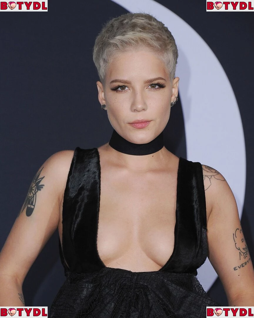 Halsey Onlyfans Photo Gallery 