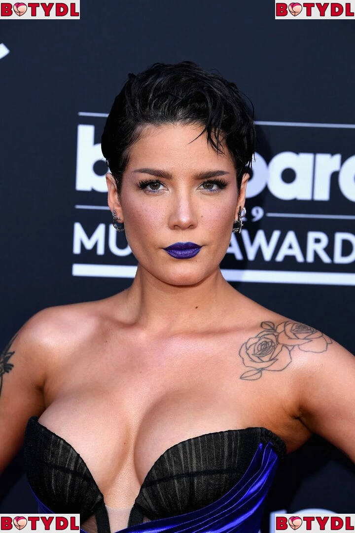 Halsey Onlyfans Photo Gallery 