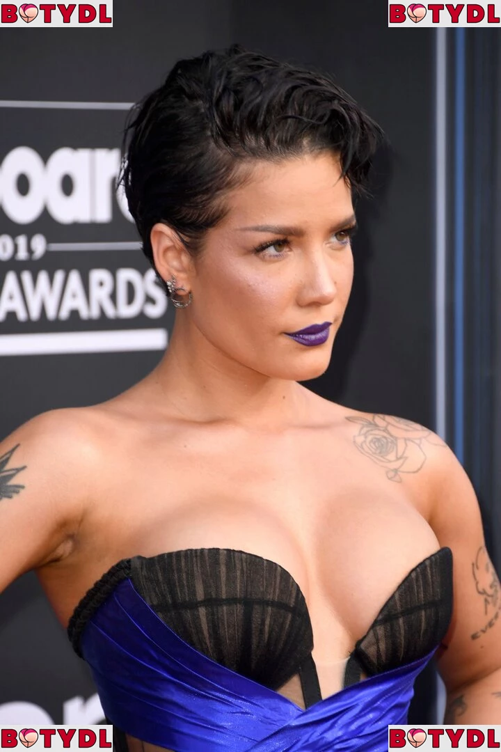 Halsey Onlyfans Photo Gallery 