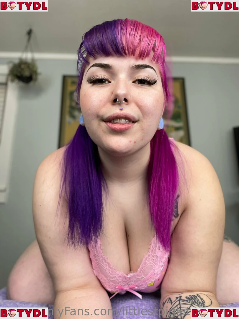 littlestpigletannclips Onlyfans Photo Gallery 