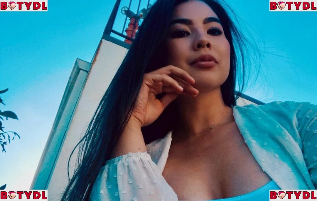 CarolineKwan Onlyfans Photo Gallery 