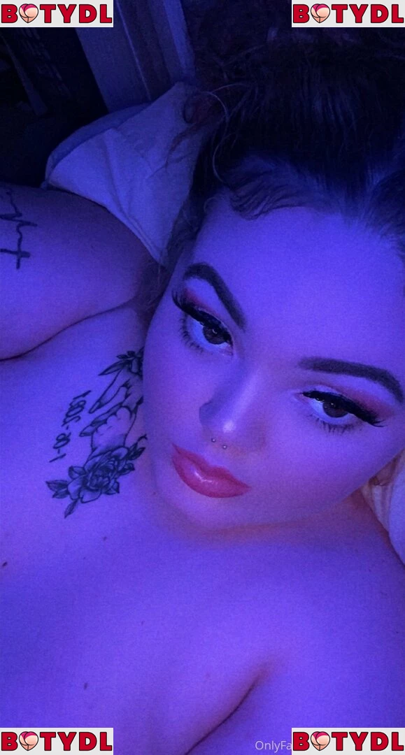 crybabymak Onlyfans Photo Gallery 