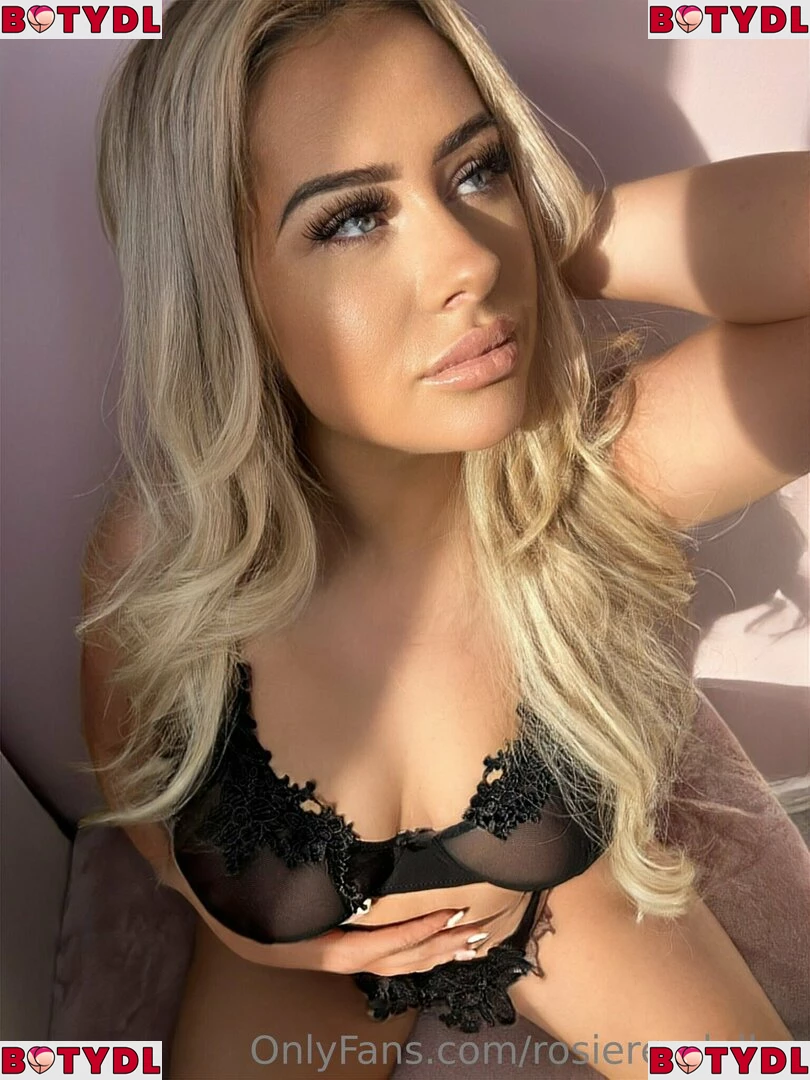 rosierendallxo Onlyfans Photo Gallery 