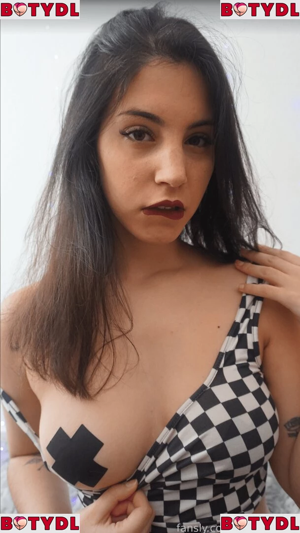 Clorina ASMR Onlyfans Photo Gallery 