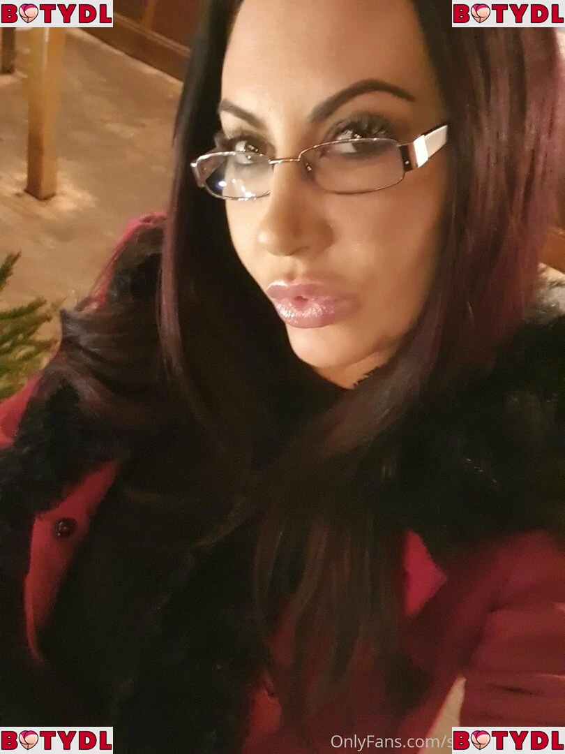 sexyemmabutt Onlyfans Photo Gallery 