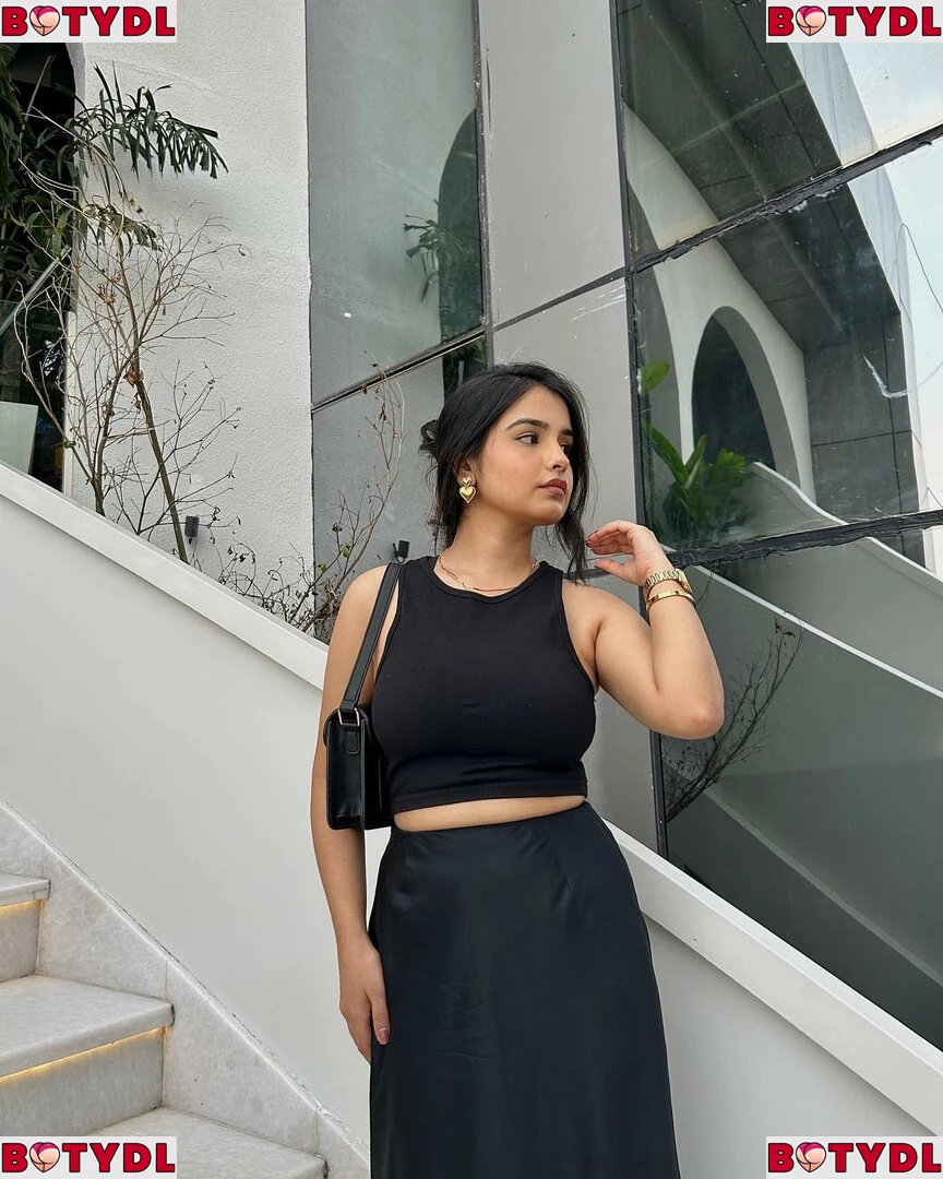 Aarushi Abrol Onlyfans Photo Gallery 