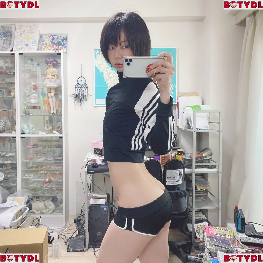 Iiniku Ushijima Onlyfans Photo Gallery 