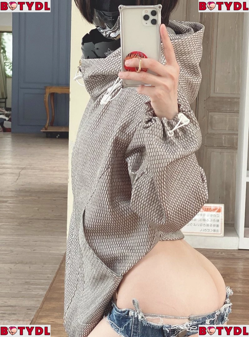 Iiniku Ushijima Onlyfans Photo Gallery 