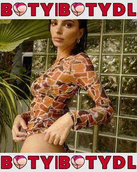 Emily Ratajkowski Onlyfans Photo Gallery 