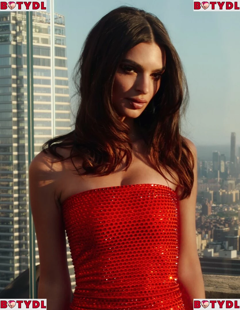 Emily Ratajkowski Onlyfans Photo Gallery 