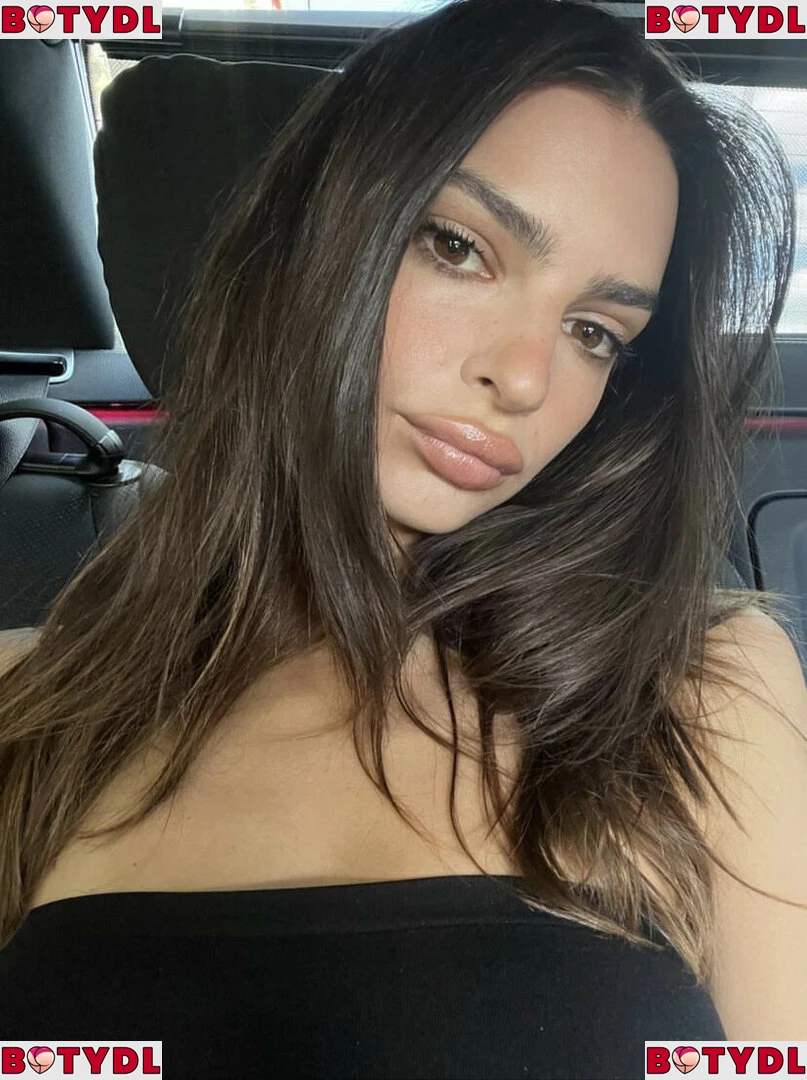 Emily Ratajkowski Onlyfans Photo Gallery 