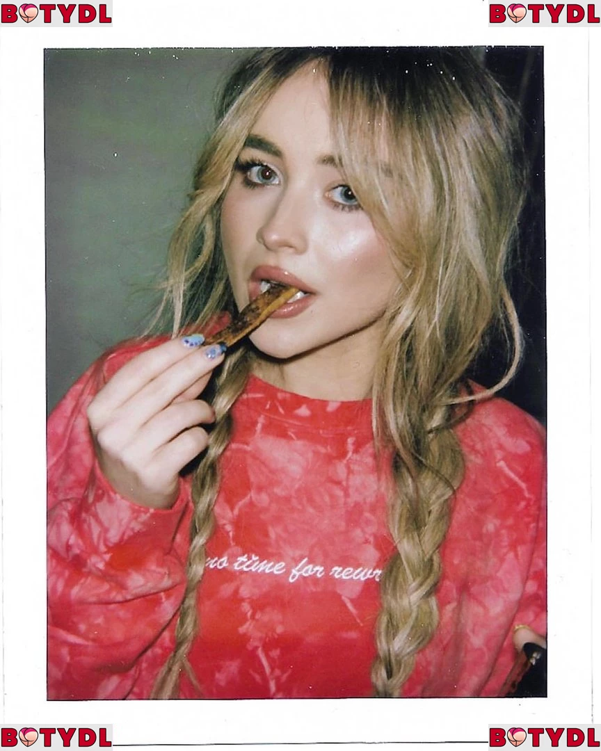 Sabrina Carpenter Onlyfans Photo Gallery 