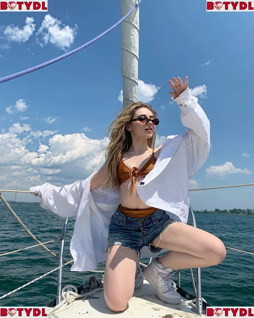 Sabrina Carpenter Onlyfans Photo Gallery 