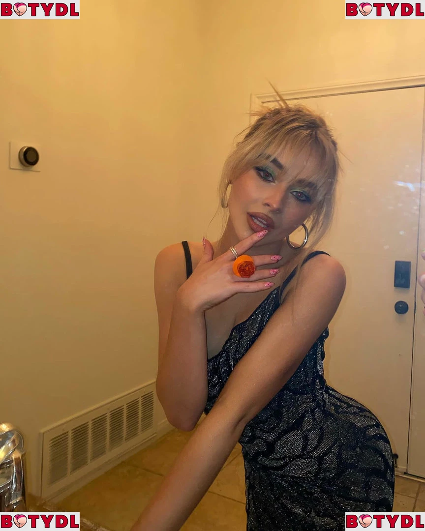 Sabrina Carpenter Onlyfans Photo Gallery 