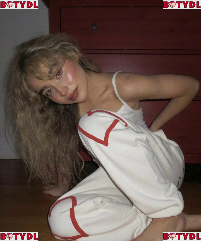 Sabrina Carpenter Onlyfans Photo Gallery 