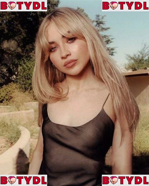 Sabrina Carpenter Onlyfans Photo Gallery 