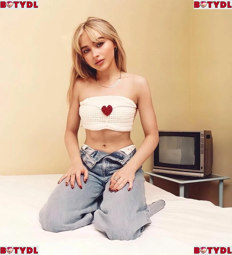 Sabrina Carpenter Onlyfans Photo Gallery 