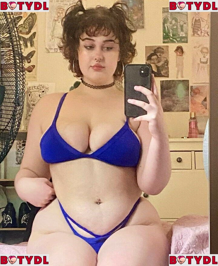 milabloomoo Onlyfans Photo Gallery 