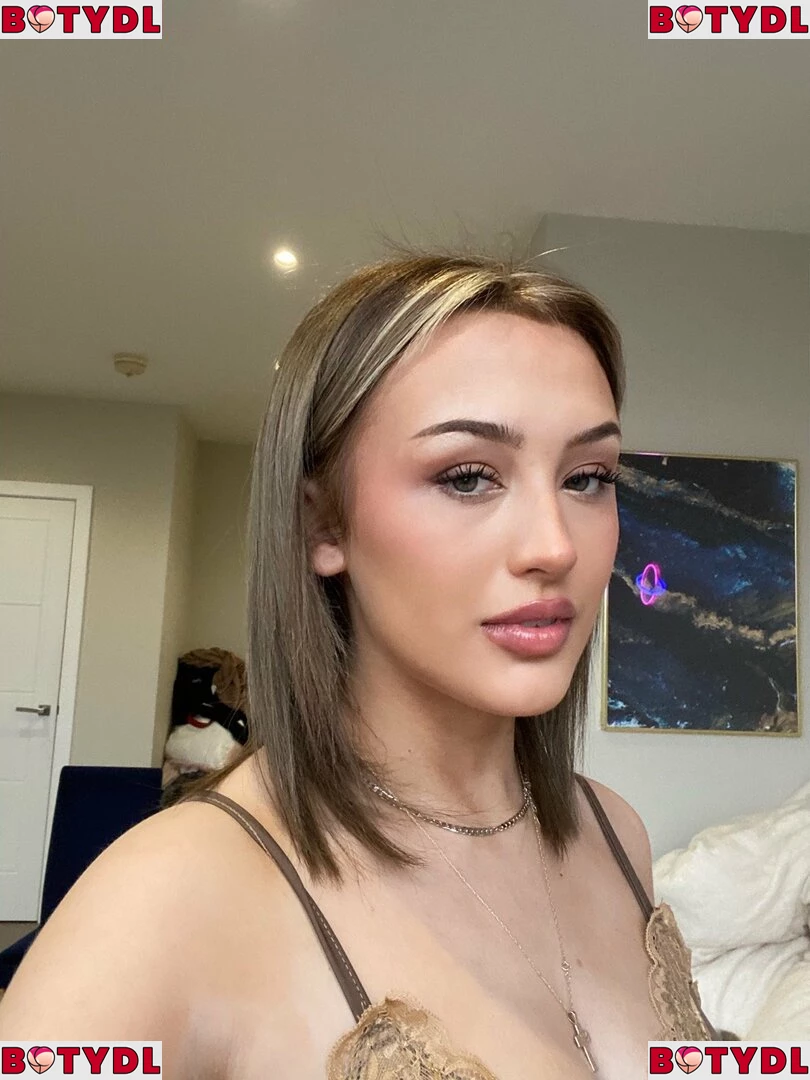 Kiera Bridget Onlyfans Photo Gallery 