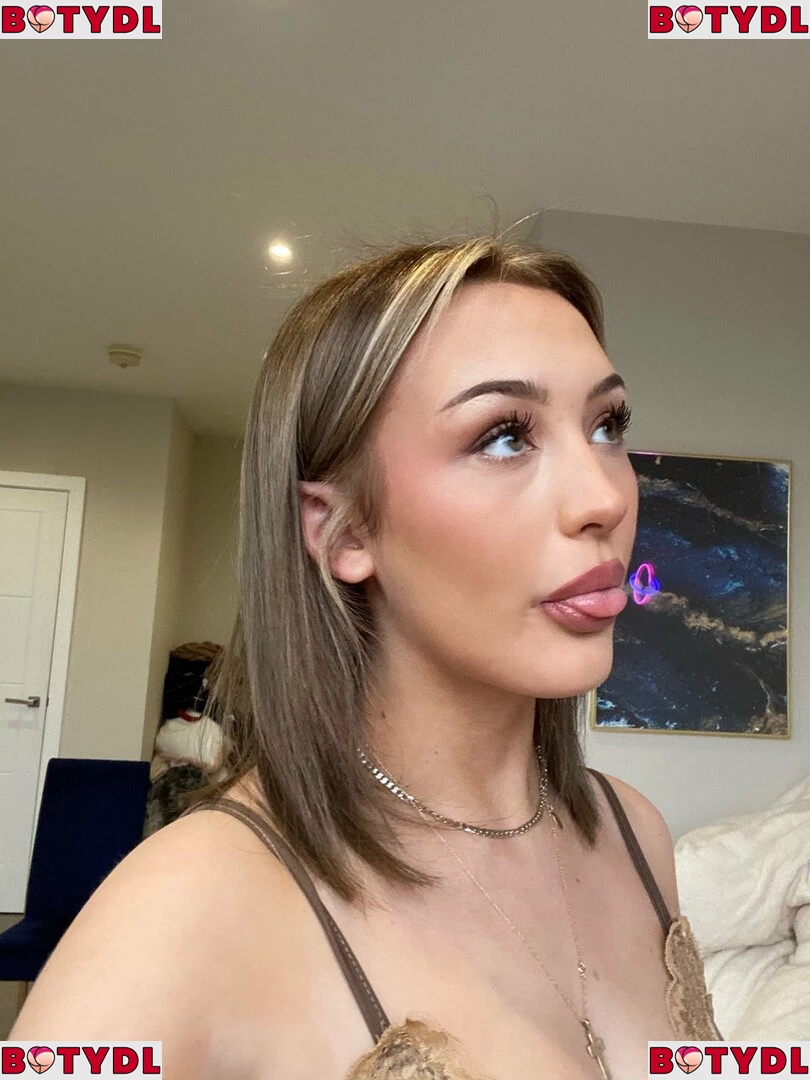 Kiera Bridget Onlyfans Photo Gallery 