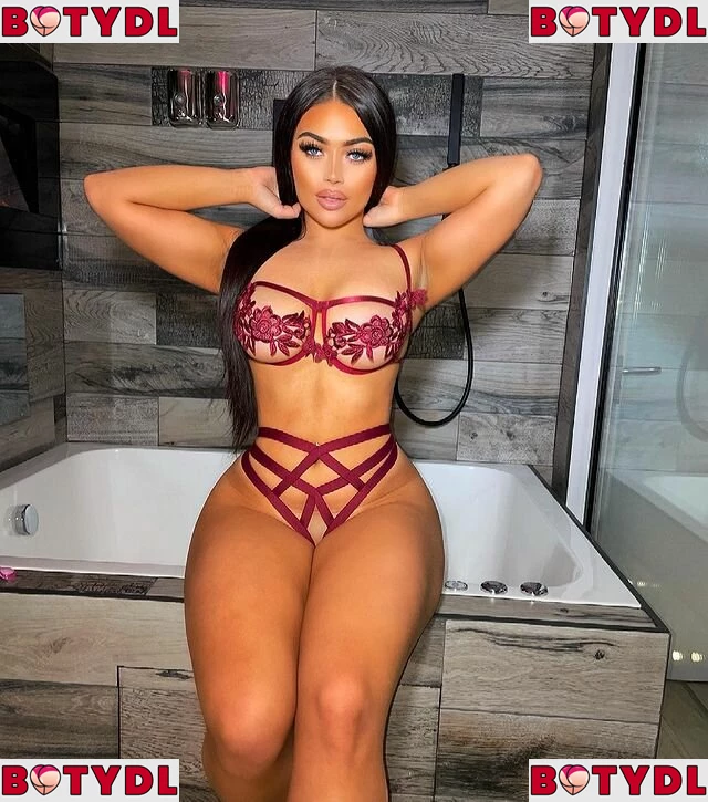 Kate Isobel Daisy Onlyfans Photo Gallery 