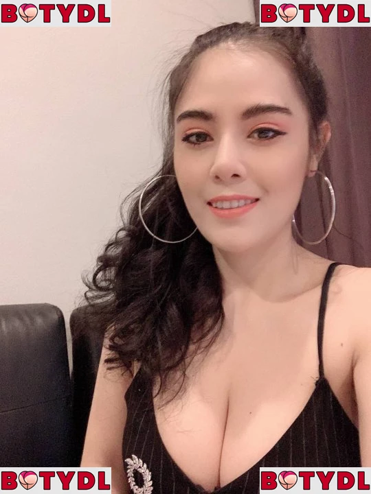 ASMR Wan Onlyfans Photo Gallery 