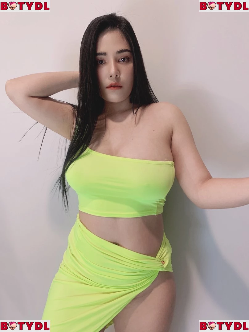 ASMR Wan Onlyfans Photo Gallery 