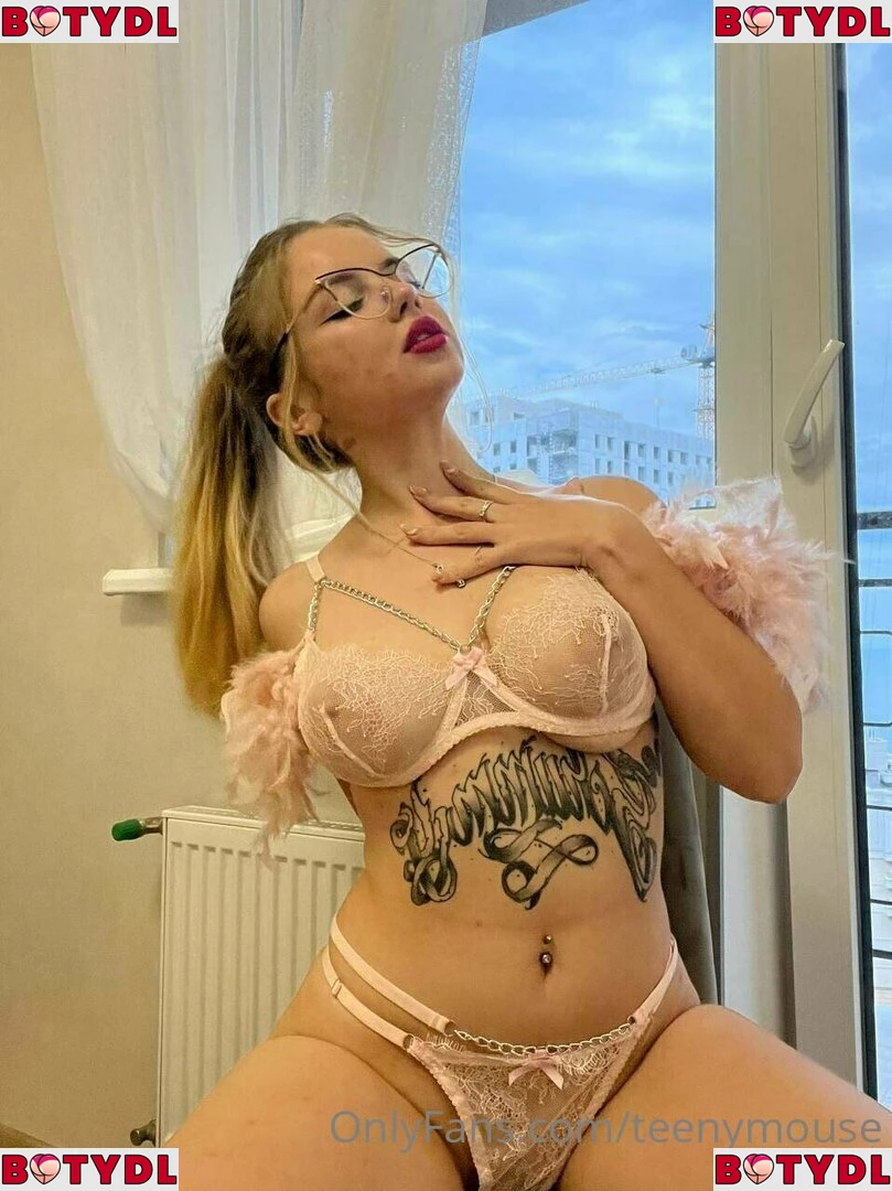 TeenyMouse Onlyfans Photo Gallery 