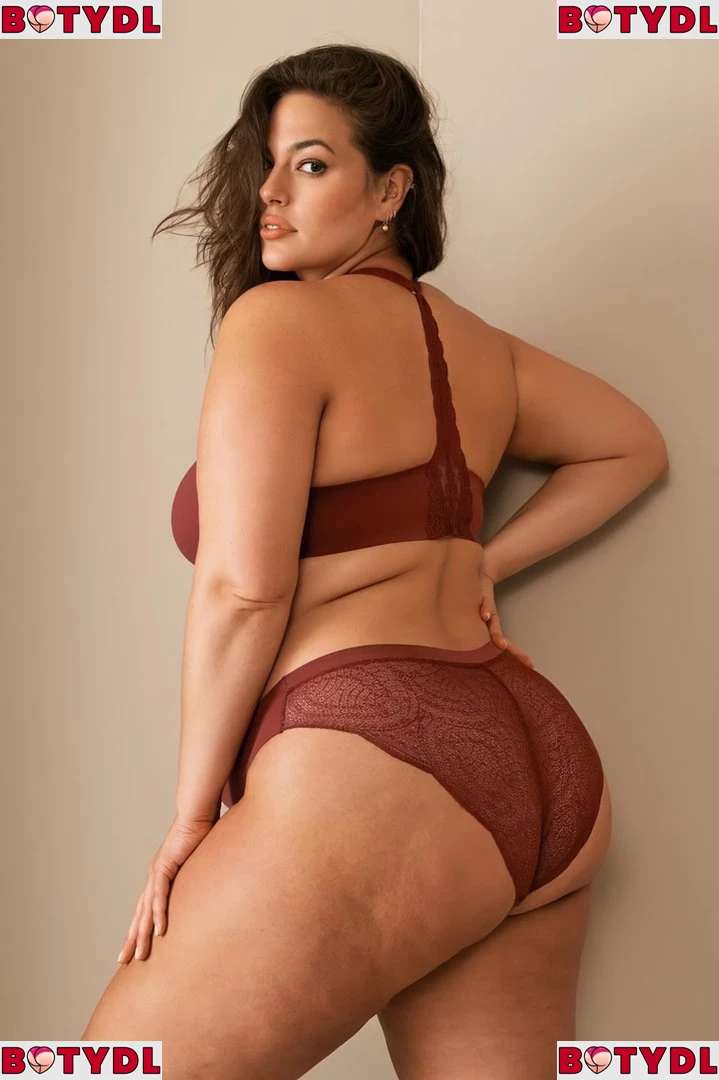 Ashley Graham Onlyfans Photo Gallery 