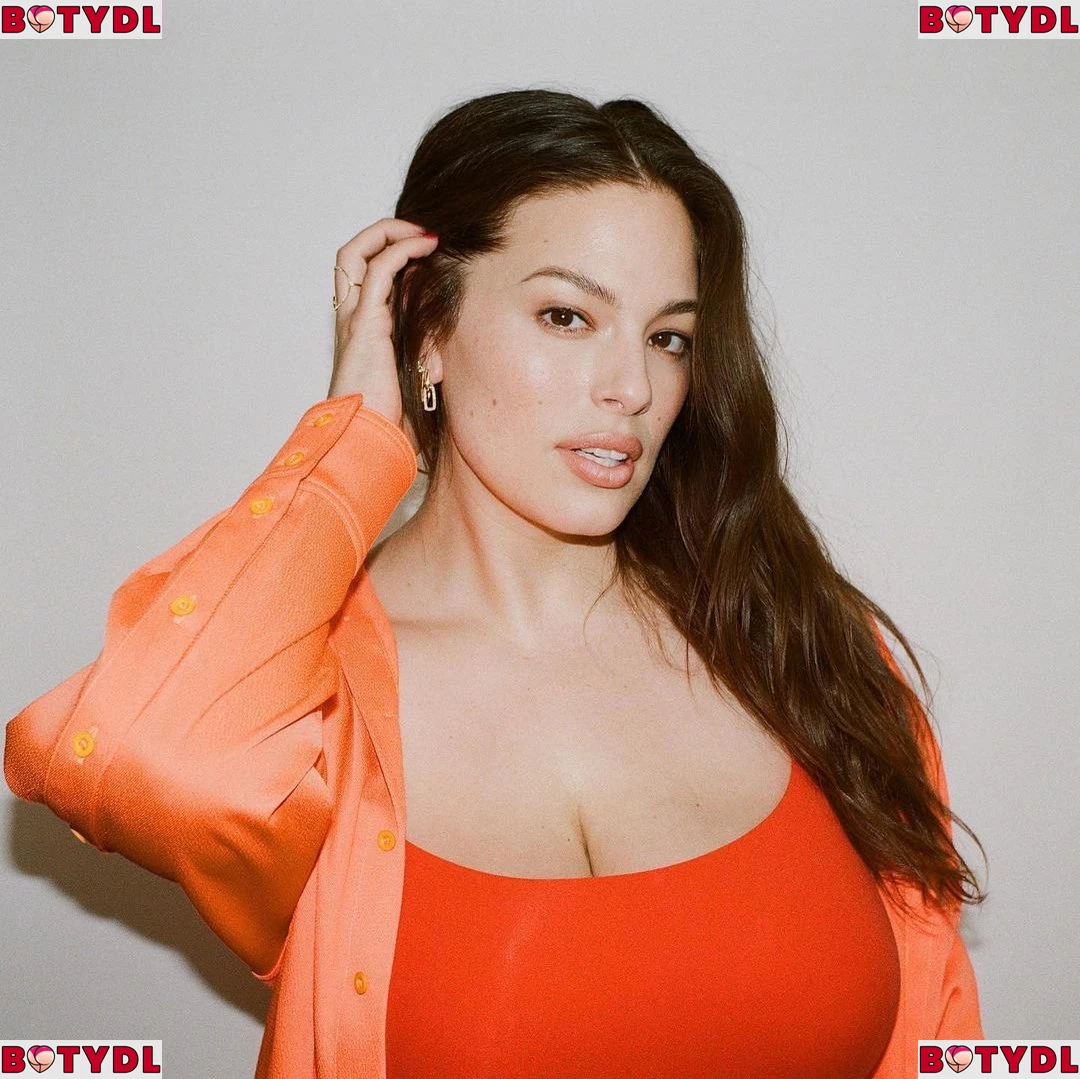 Ashley Graham Onlyfans Photo Gallery 