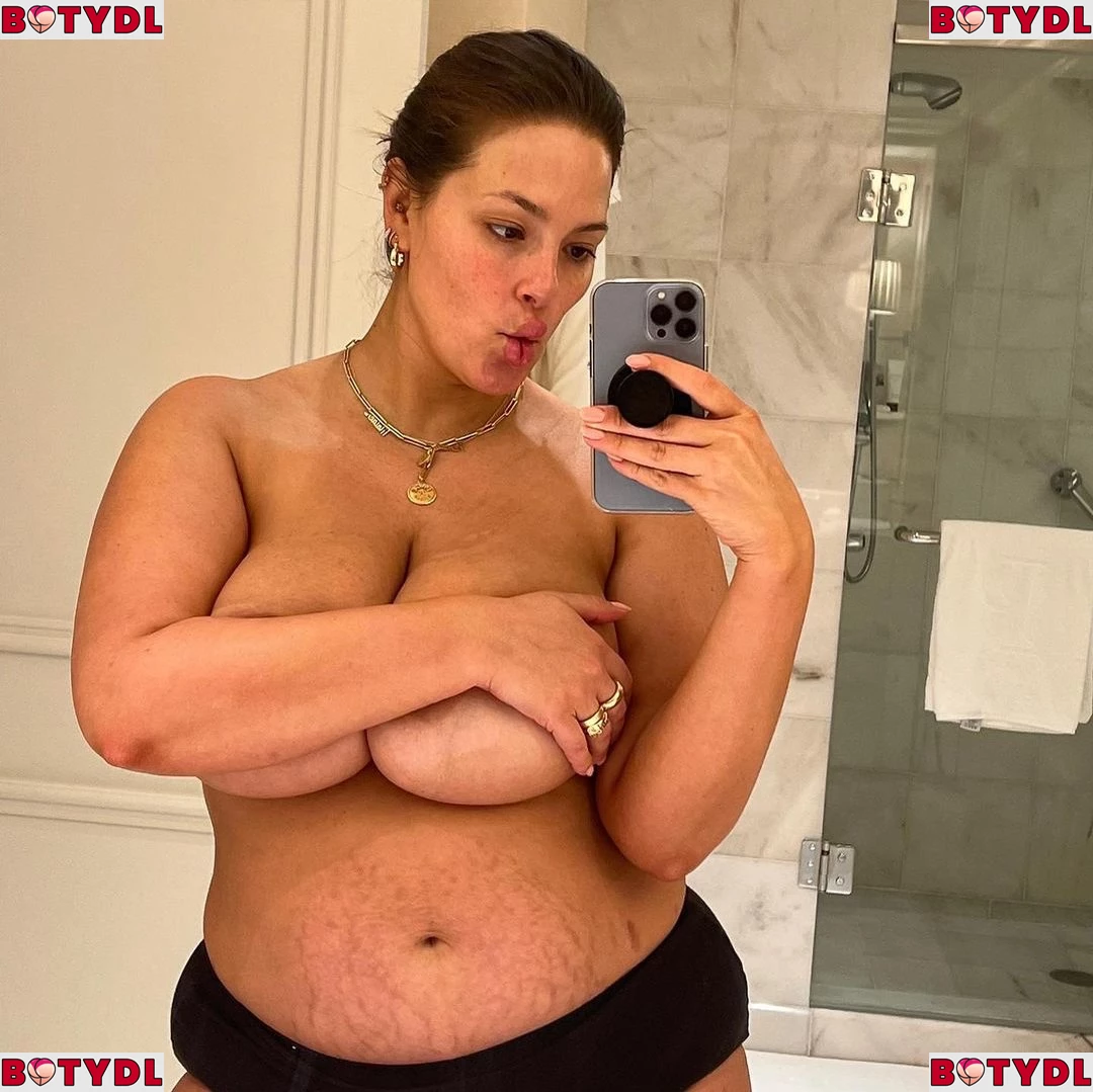 Ashley Graham Onlyfans Photo Gallery 