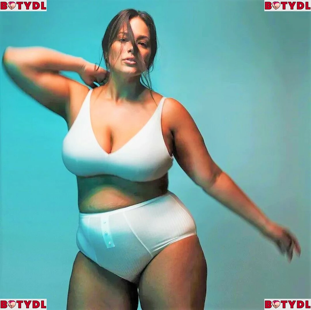 Ashley Graham Onlyfans Photo Gallery 