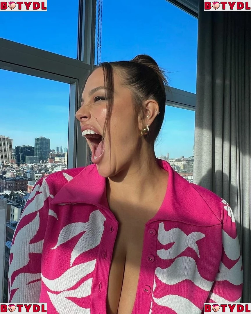 Ashley Graham Onlyfans Photo Gallery 