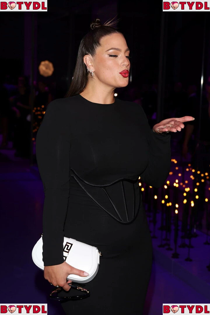 Ashley Graham Onlyfans Photo Gallery 