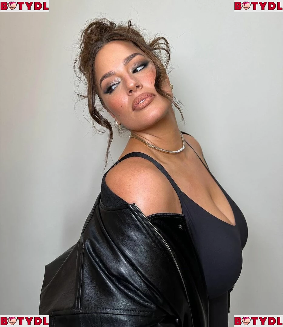 Ashley Graham Onlyfans Photo Gallery 