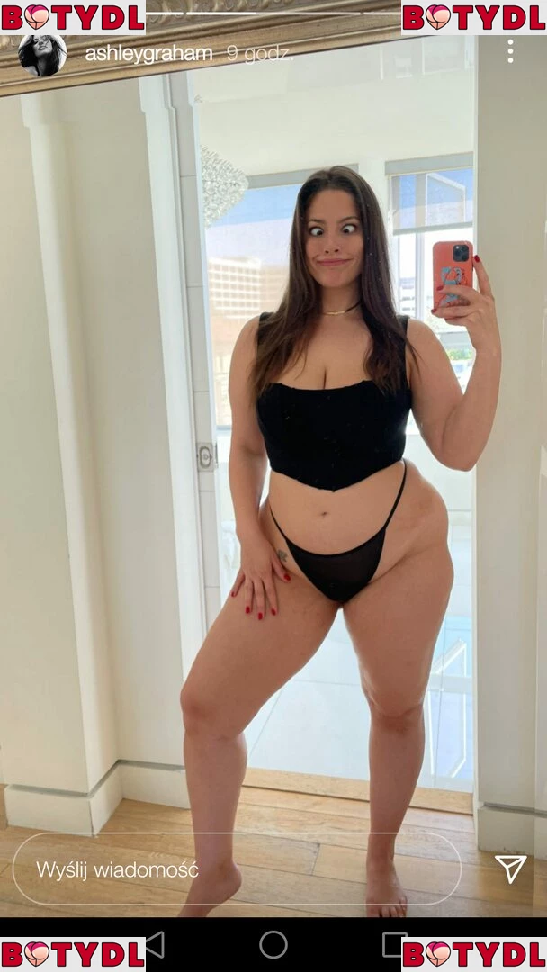 Ashley Graham Onlyfans Photo Gallery 