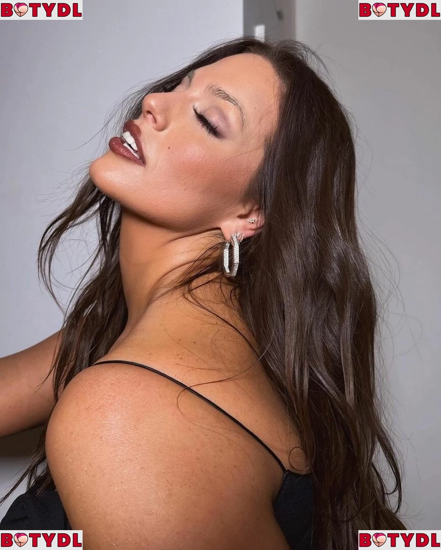 Ashley Graham Onlyfans Photo Gallery 