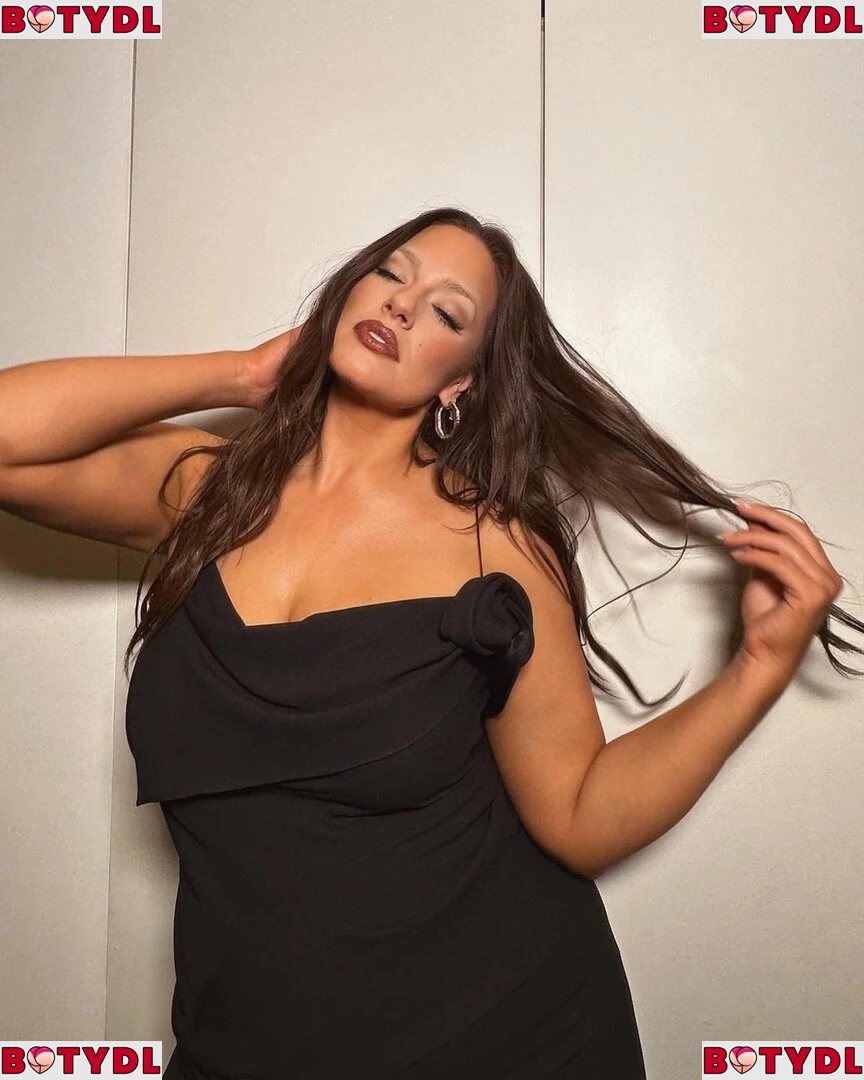 Ashley Graham Onlyfans Photo Gallery 