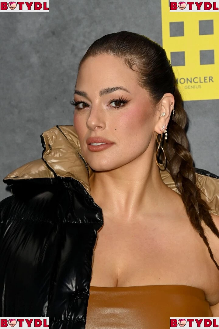 Ashley Graham Onlyfans Photo Gallery 