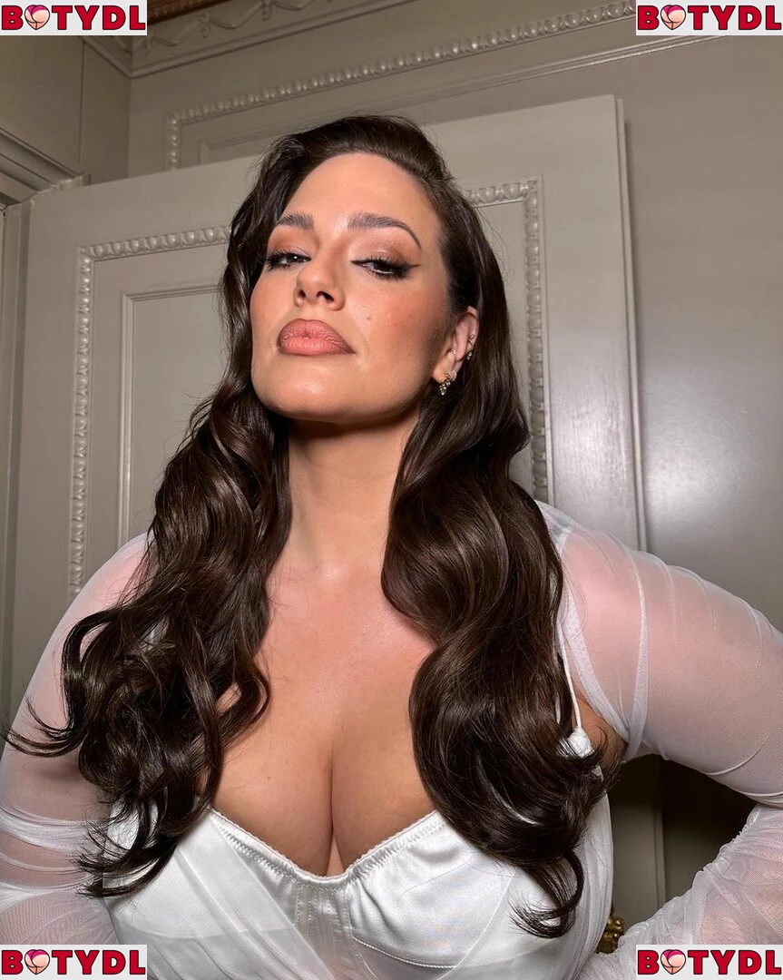 Ashley Graham Onlyfans Photo Gallery 