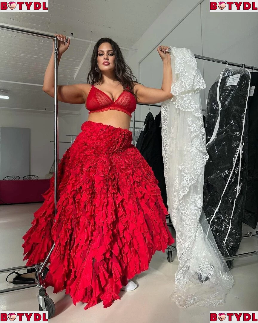 Ashley Graham Onlyfans Photo Gallery 