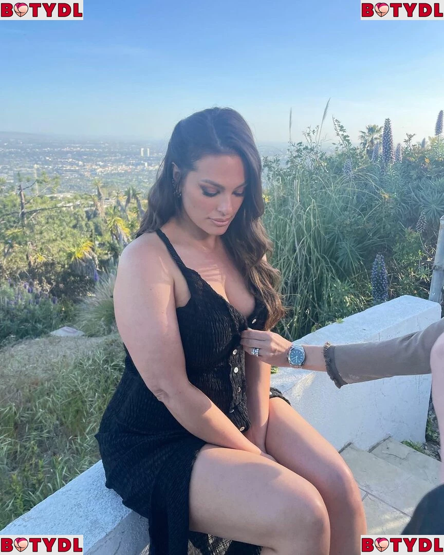 Ashley Graham Onlyfans Photo Gallery 