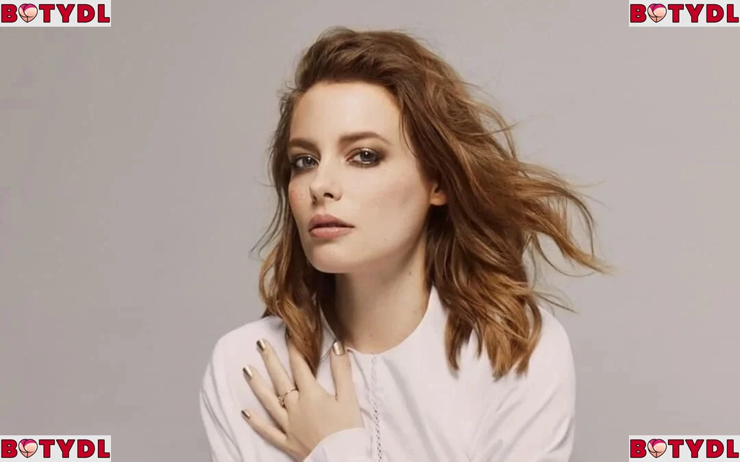 Gillian Jacobs Onlyfans Photo Gallery 